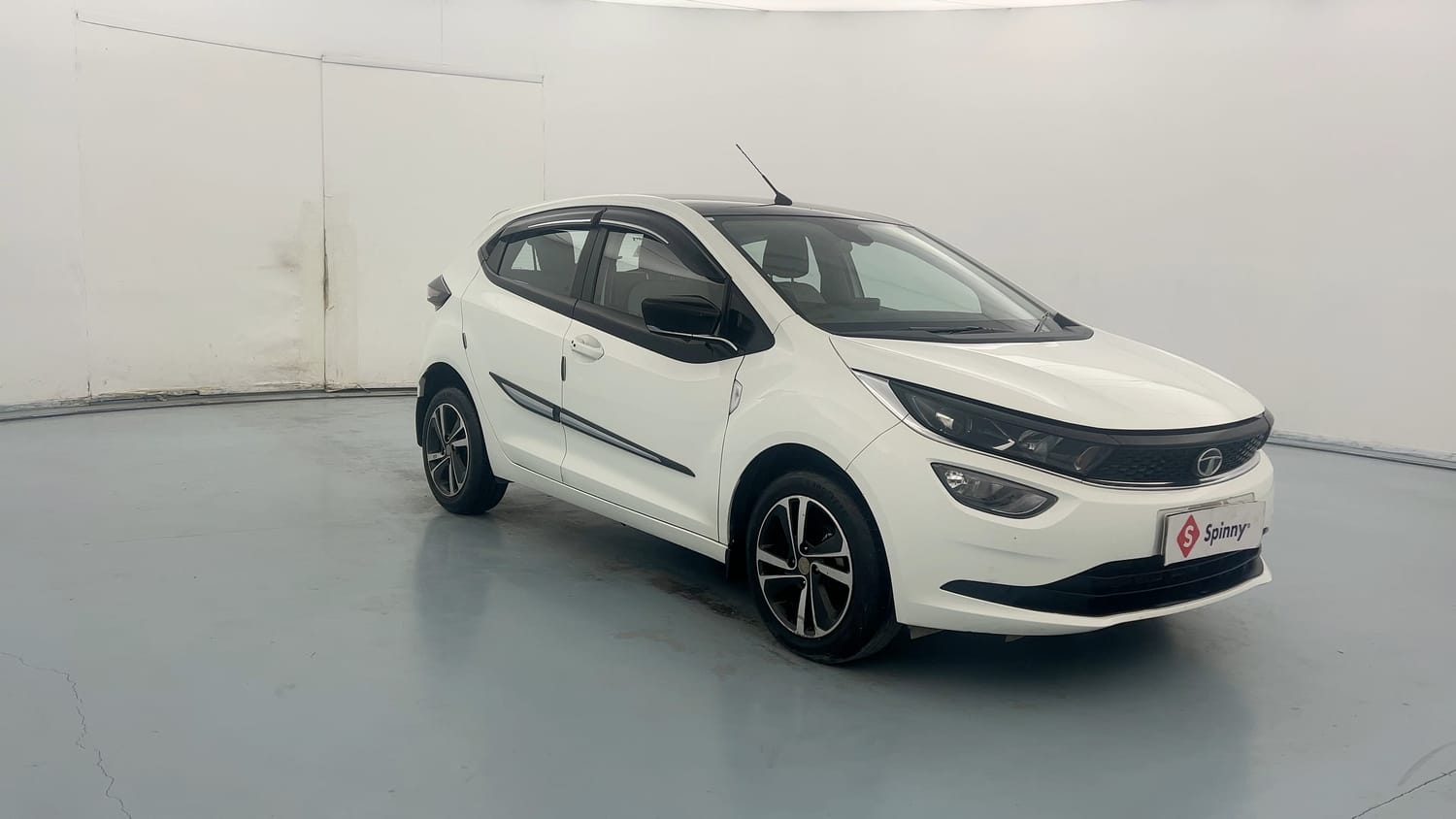 Used 2022 Tata Altroz XZ Plus Diesel Diesel Manual exterior RIGHT FRONT CORNER VIEW