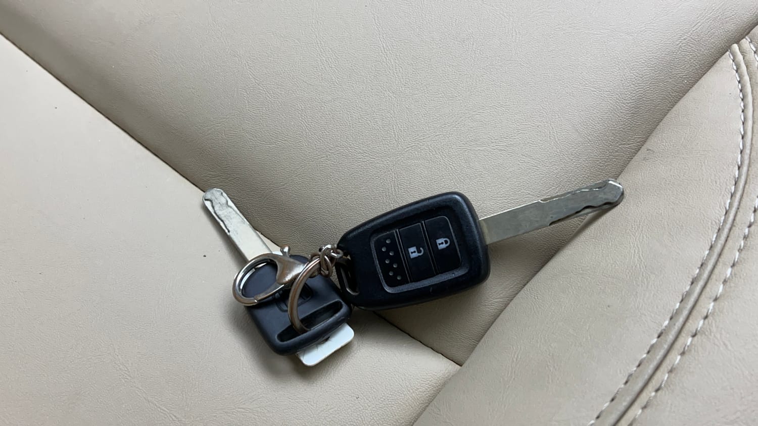 Used 2022 Honda Amaze S MT 1.2 Petrol Petrol Manual extra CAR KEY VIEW