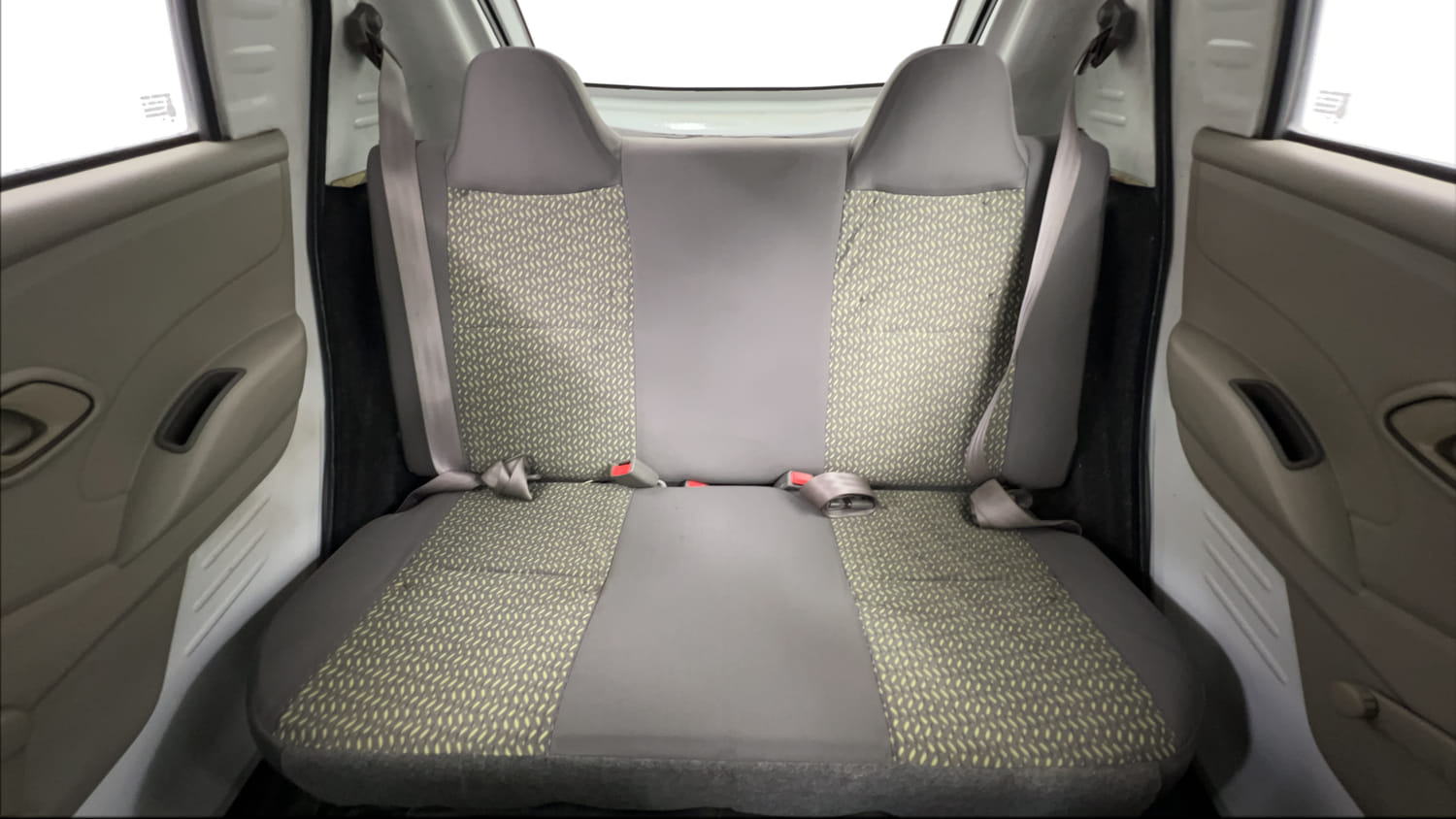 Used 2016 Datsun Redi-GO T (O) Petrol Manual interior REAR SEAT CONDITION VIEW