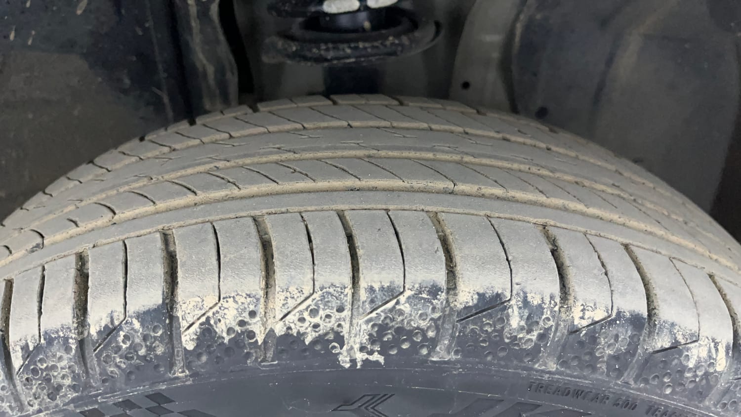 Used 2021 Renault Kiger RXZ 1.0 Turbo MT Petrol Manual tyres RIGHT FRONT TYRE TREAD VIEW