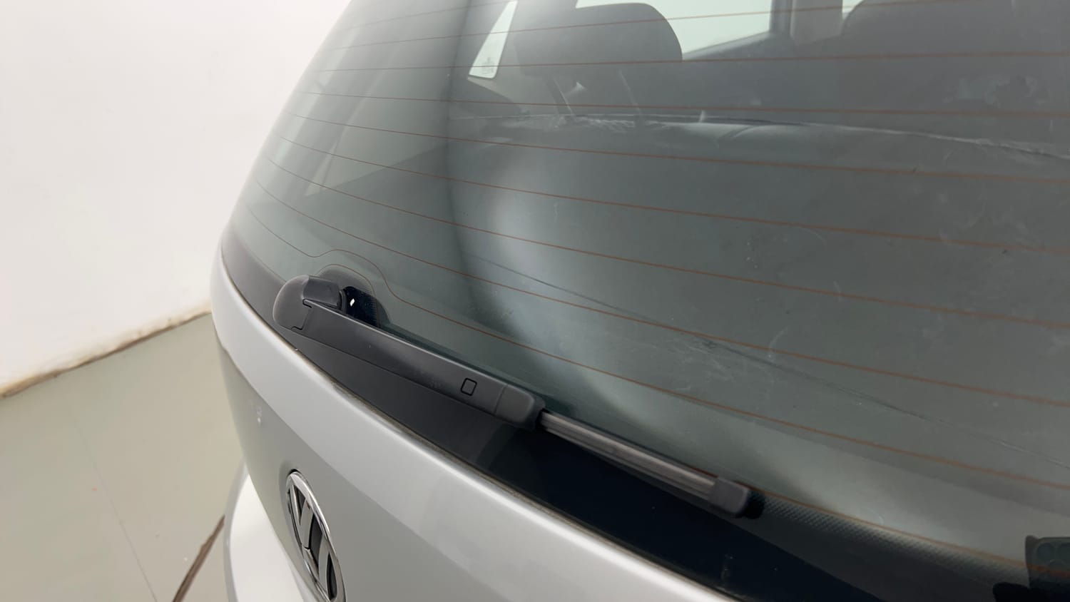 Used 2015 Volkswagen Polo Comfortline 1.2L (P) Petrol Manual top_features Rear wiper