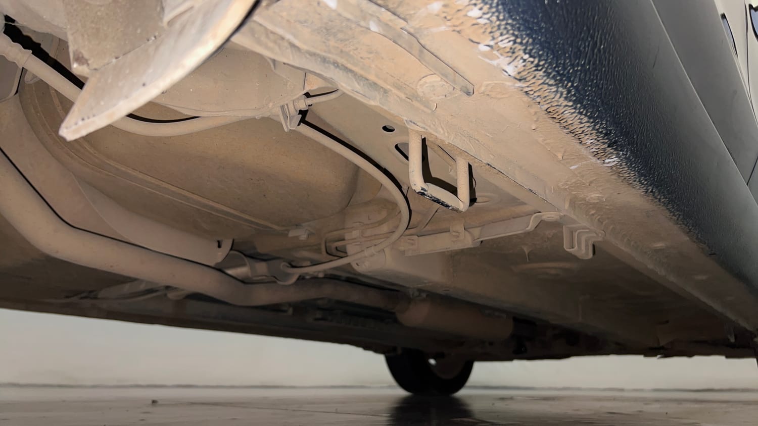 Used 2020 Maruti Suzuki Ciaz Alpha Hybrid 1.5 Petrol Manual extra REAR RIGHT UNDERBODY VIEW