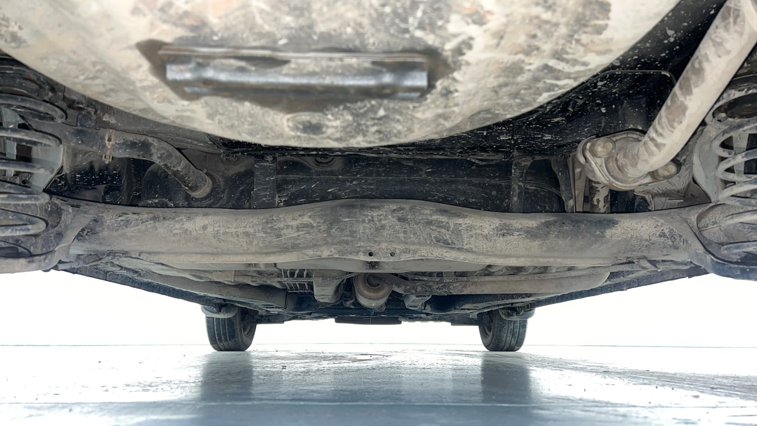 Used 2014 Honda Amaze 1.2 S i-VTEC Petrol Manual extra REAR UNDERBODY VIEW (TAKEN FROM REAR)