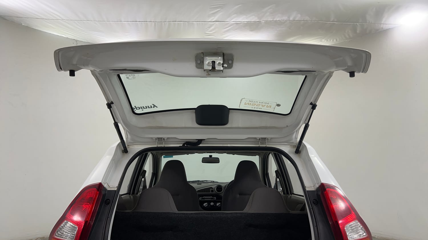 Used 2016 Datsun Redi-GO T (O) Petrol Manual interior DICKY DOOR OPEN VIEW