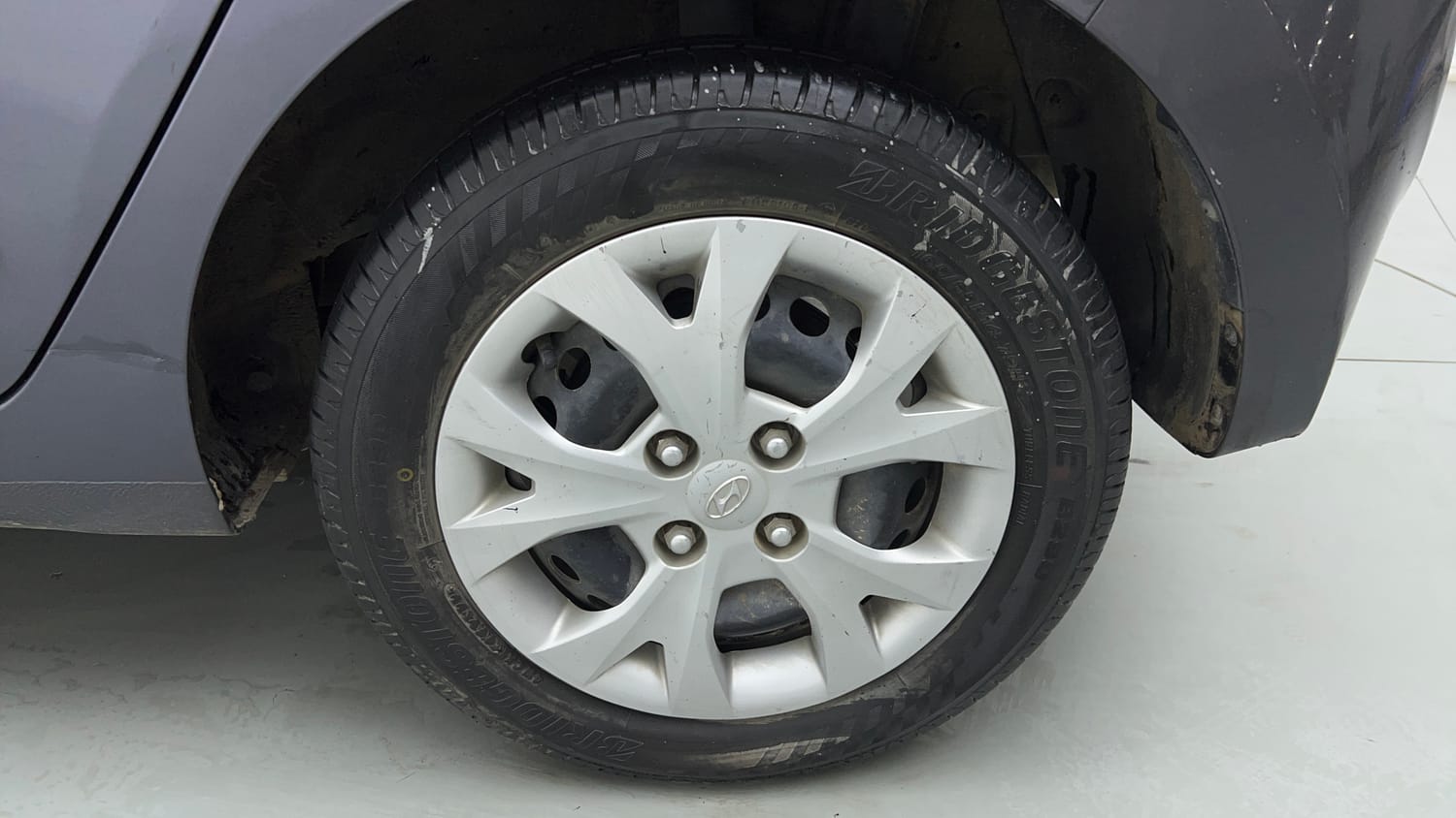 Used 2016 Hyundai Grand i10 Sportz 1.2 Kappa VTVT Petrol Manual tyres LEFT REAR TYRE RIM VIEW