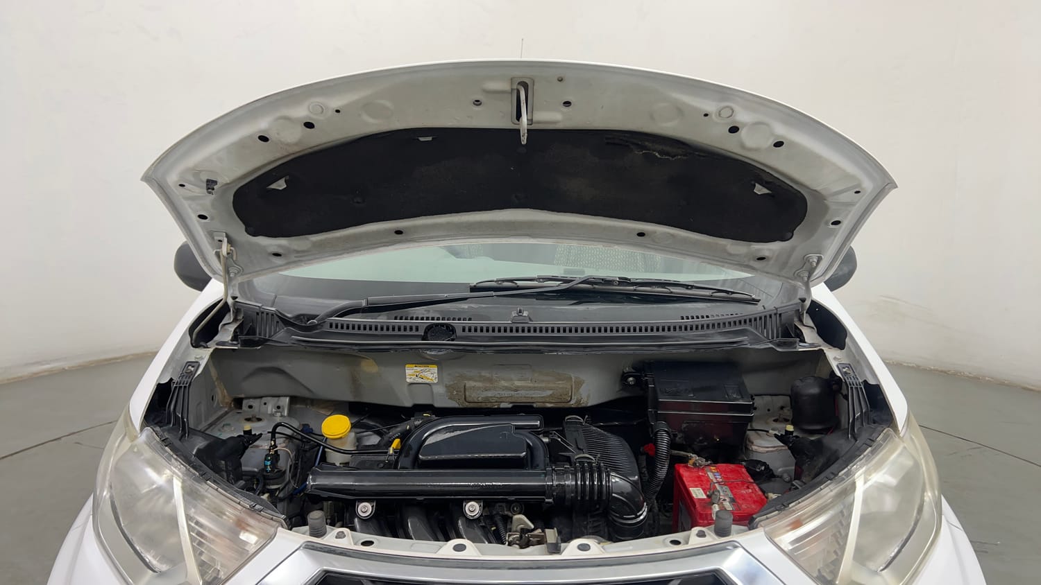 Used 2016 Datsun Redi-GO T (O) Petrol Manual engine ENGINE & BONNET OPEN FRONT VIEW