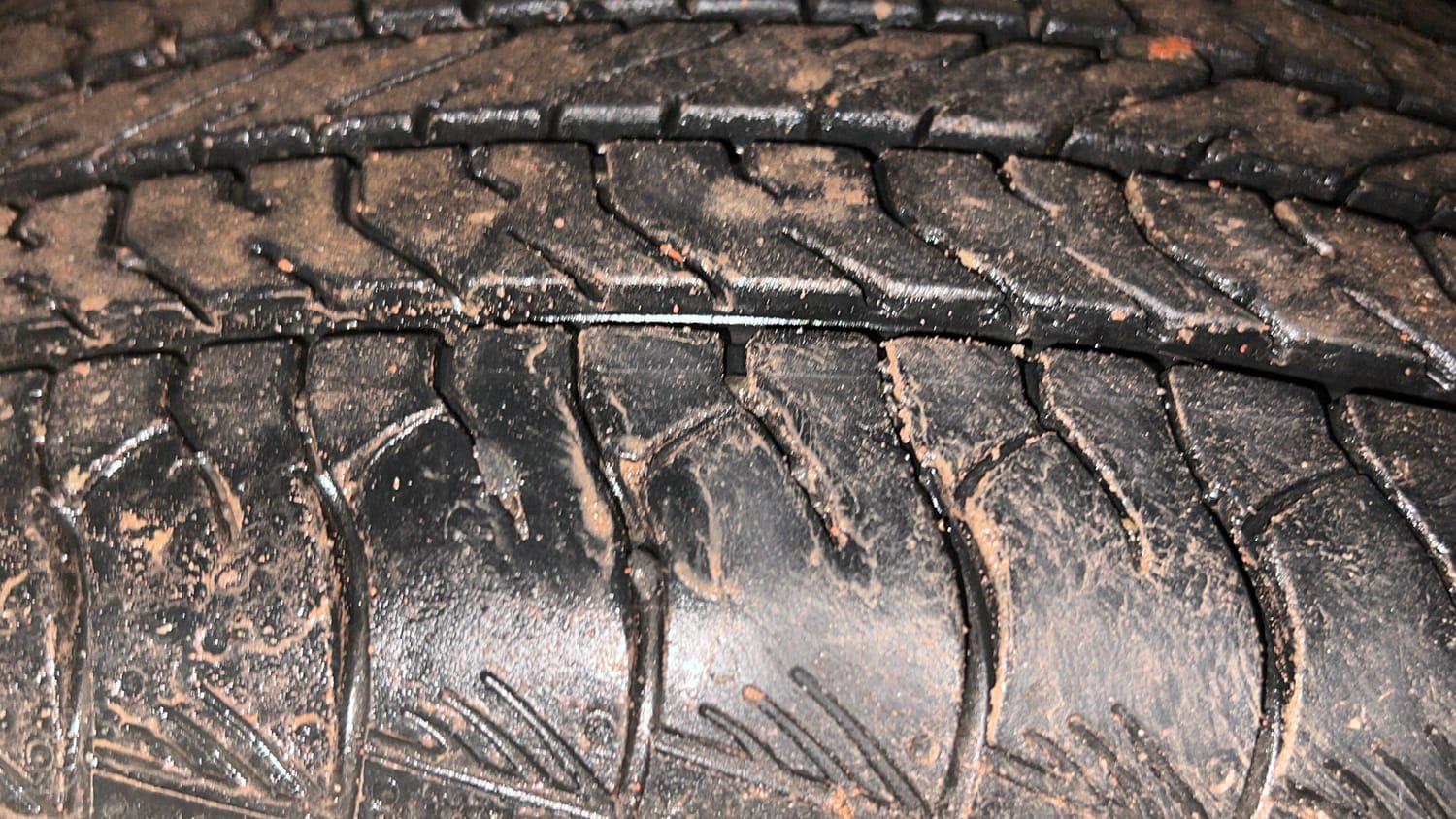 Used 2024 Toyota Urban Cruiser Hyryder G NeoDrive Petrol Manual tyres LEFT REAR TYRE TREAD VIEW