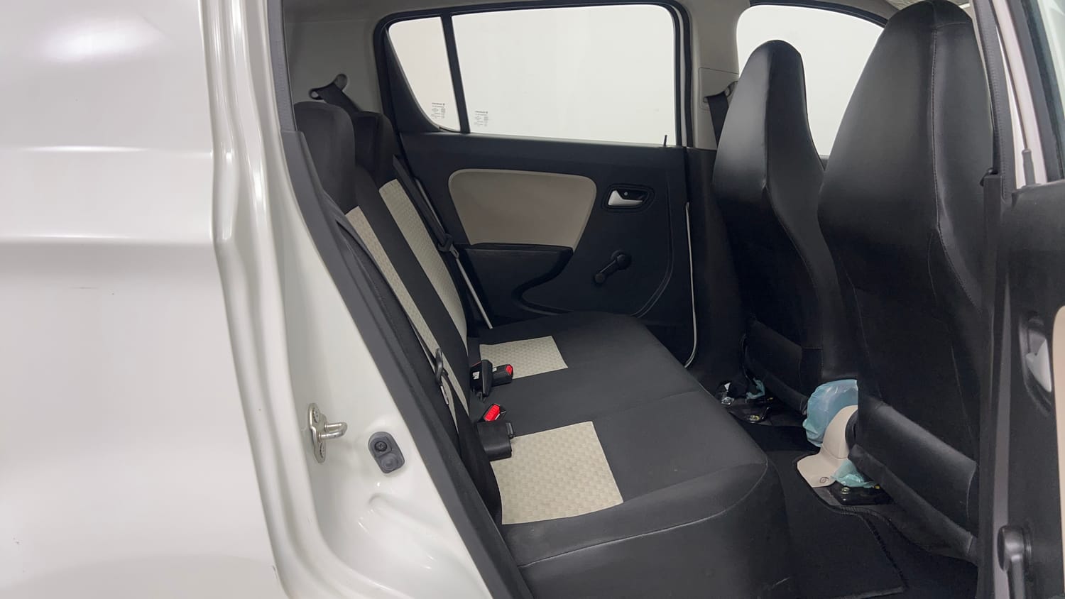 Used 2022 Maruti Suzuki Alto 800 LXi (O) Petrol Manual interior RIGHT SIDE REAR DOOR CABIN VIEW