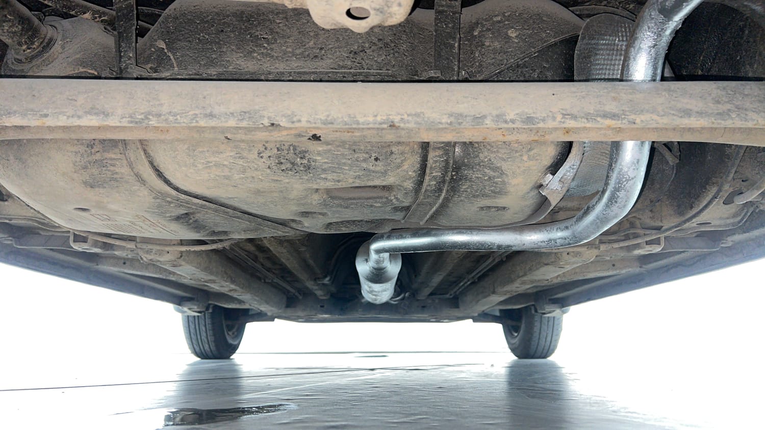 Used 2012 Maruti Suzuki Swift LXi Petrol Manual extra REAR UNDERBODY VIEW (TAKEN FROM REAR)