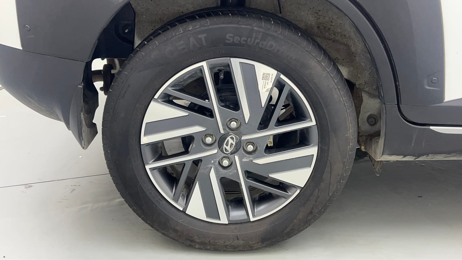Used 2026 Hyundai Exter 1.2 Kappa Dual CNG MT HX 8 Cng Manual tyres RIGHT REAR TYRE RIM VIEW