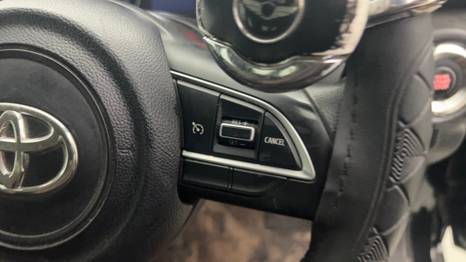 Used 2024 Toyota Urban Cruiser Hyryder G NeoDrive Petrol Manual top_features Cruise control