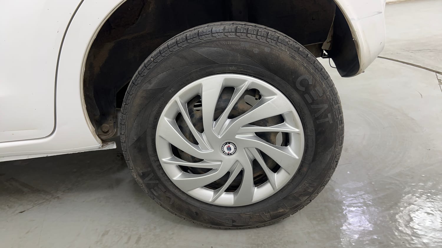 Used 2016 Datsun Redi-GO T (O) Petrol Manual tyres LEFT REAR TYRE RIM VIEW