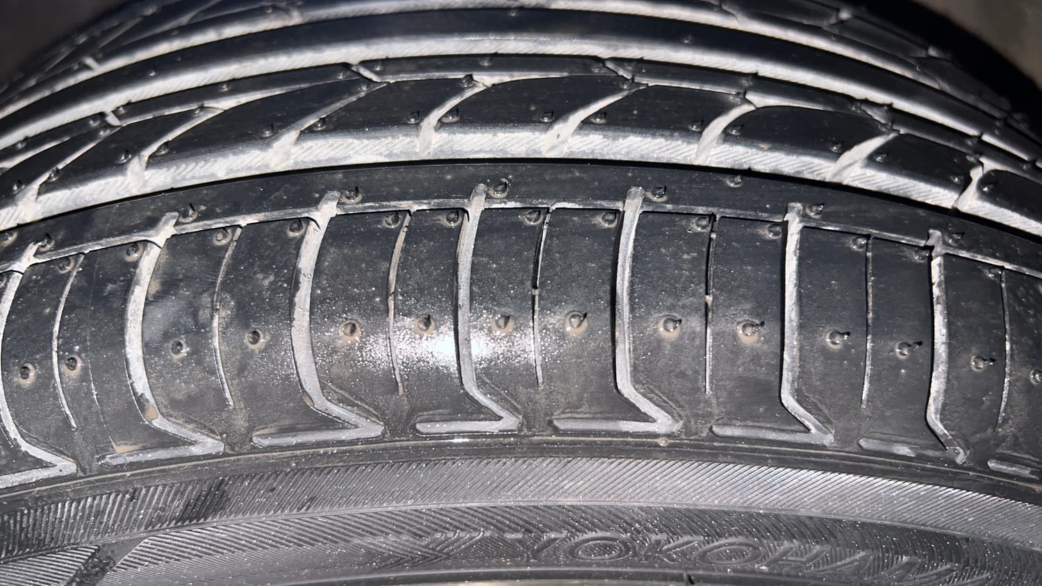 Used 2020 Maruti Suzuki Ciaz Alpha Hybrid 1.5 Petrol Manual tyres RIGHT FRONT TYRE TREAD VIEW