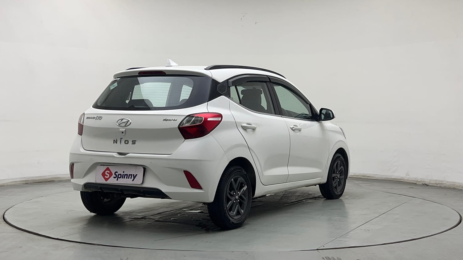 Used 2022 Hyundai Grand i10 Nios Sportz 1.2 Kappa VTVT CNG Cng Manual exterior RIGHT REAR CORNER VIEW