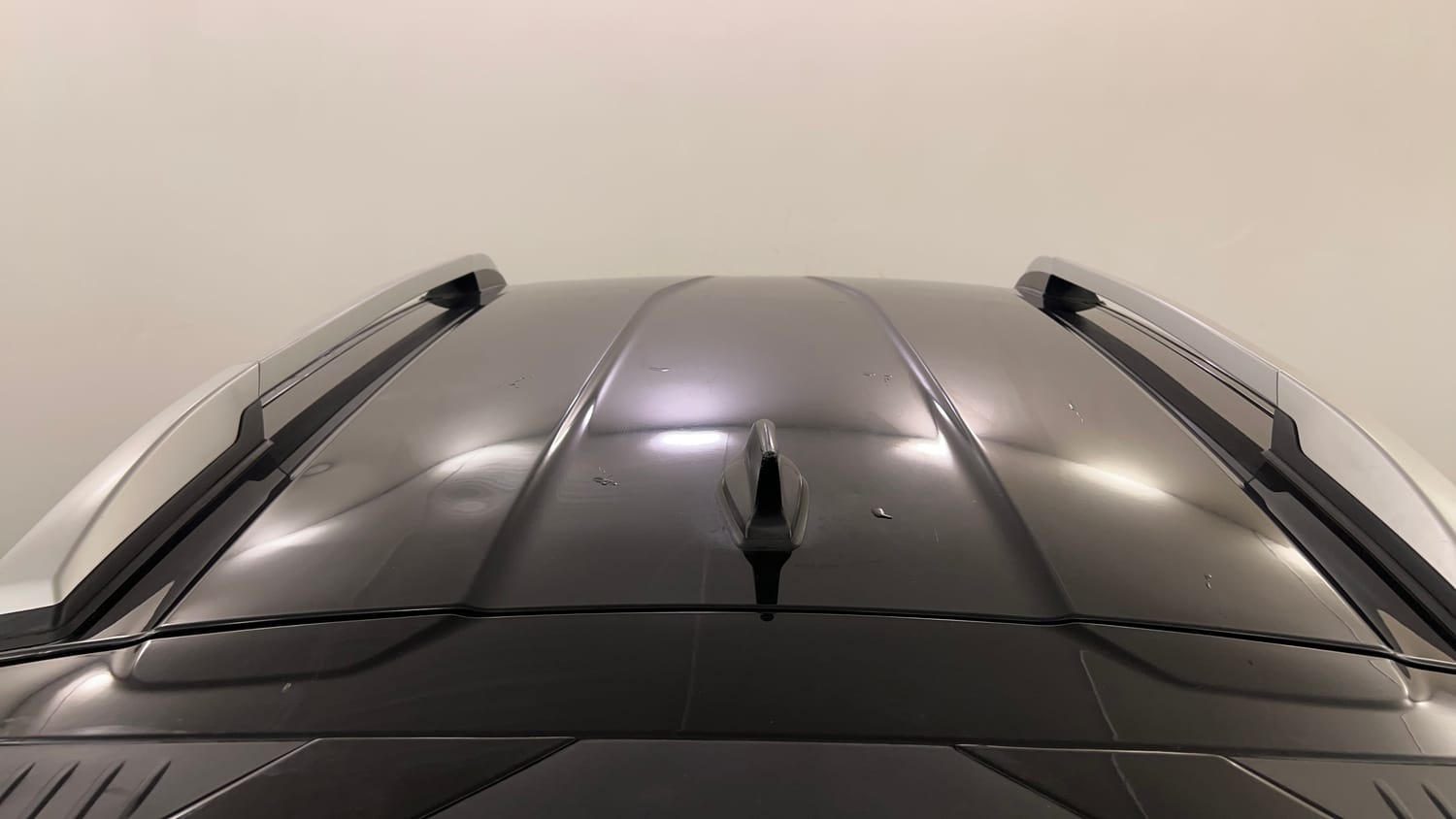 Used 2024 Renault Kiger RXZ Turbo CVT Dual Tone Petrol Automatic exterior EXTERIOR ROOF VIEW