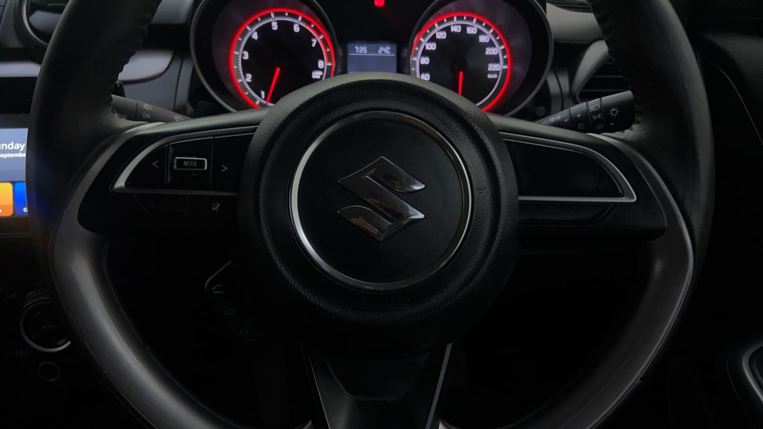 Used 2022 Maruti Suzuki Swift ZXi AMT Petrol Automatic top_features Airbags