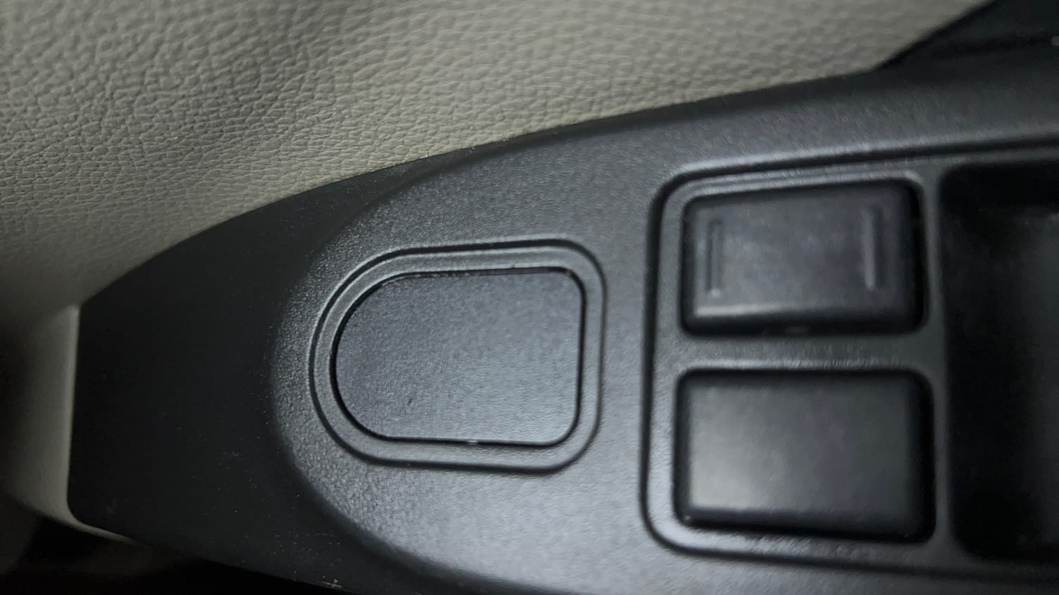 Used 2015 Maruti Suzuki Celerio VXi Petrol Manual top_features Central locking