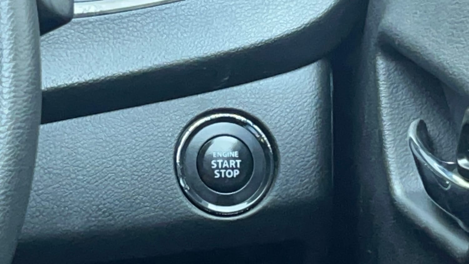 Used 2019 Maruti Suzuki Baleno Zeta 1.2 Petrol Manual top_features Keyless start