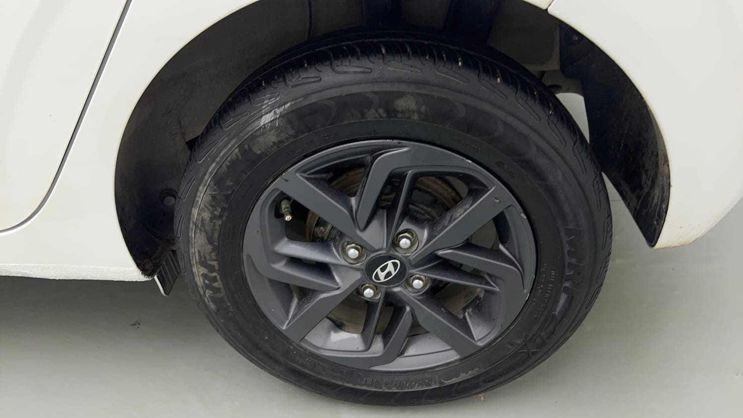 Used 2022 Hyundai Grand i10 Nios Sportz 1.2 Kappa VTVT CNG Cng Manual tyres LEFT REAR TYRE RIM VIEW