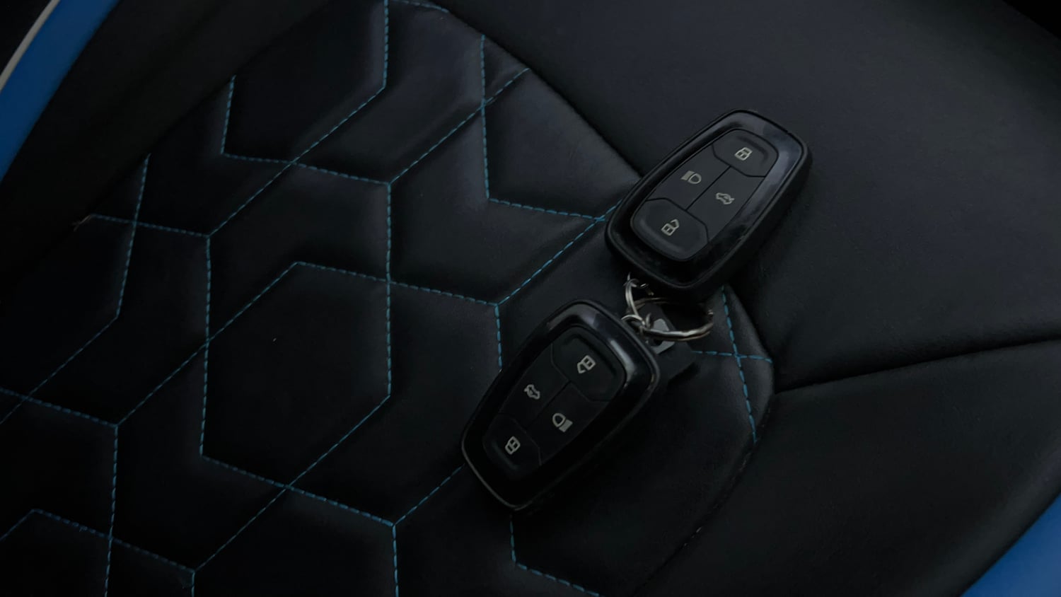 Used 2020 Tata Nexon XZ Plus (O) Dual Tone Petrol Manual extra CAR KEY VIEW