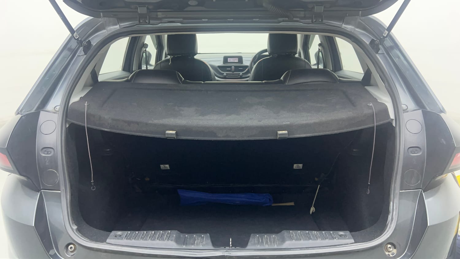 Used 2021 Tata Altroz XM Petrol Petrol Manual interior DICKY INSIDE VIEW
