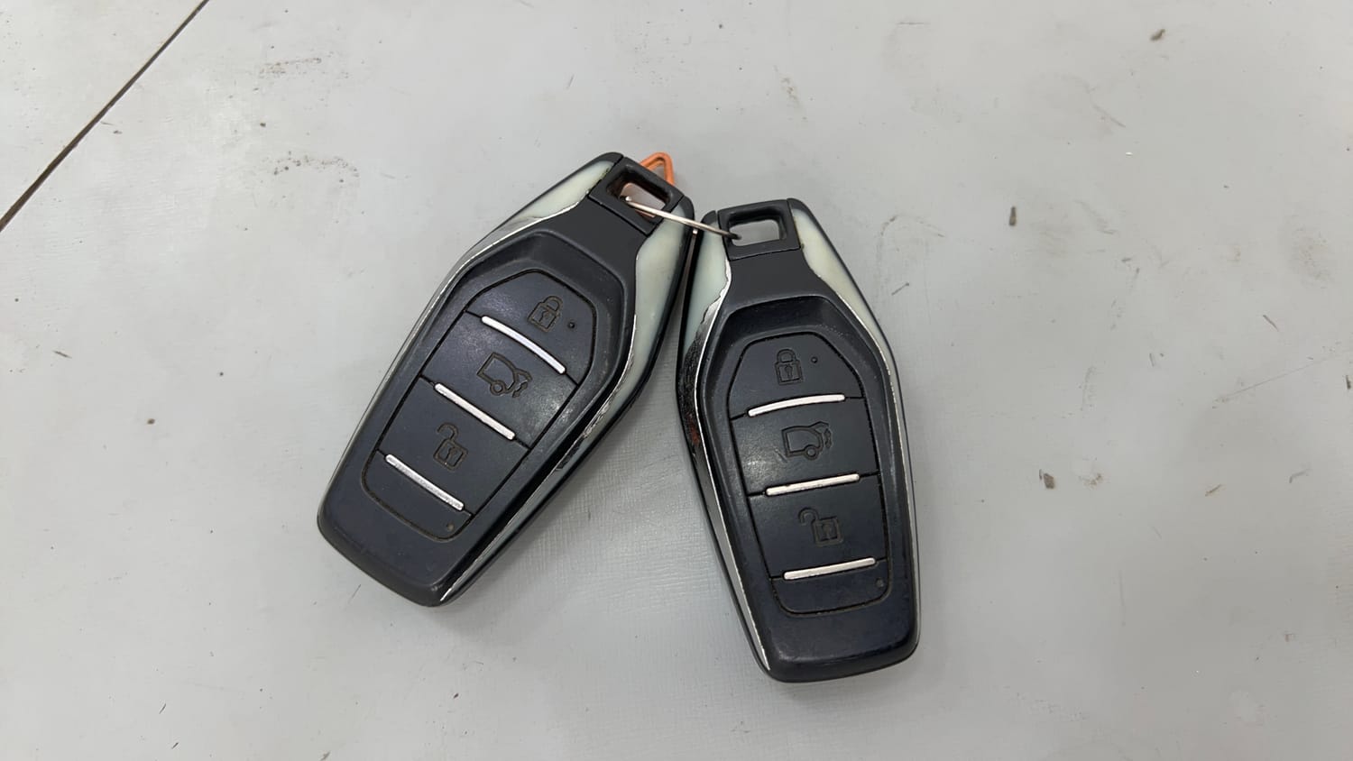 Used 2019 Mahindra XUV500 W9 Diesel Manual extra CAR KEY VIEW