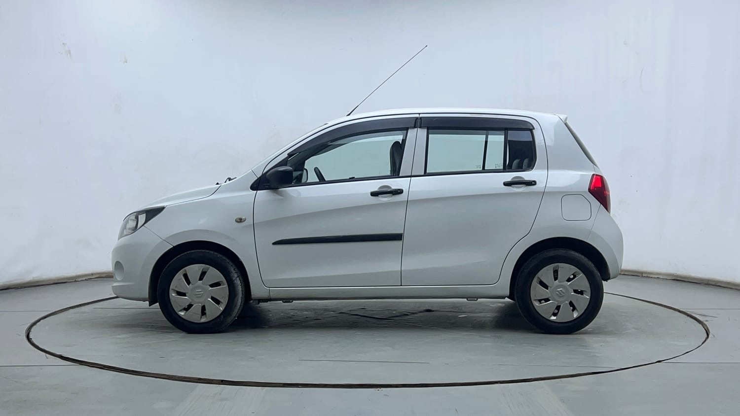 Used 2016 Maruti Suzuki Celerio VXi AMT Petrol Automatic exterior LEFT SIDE VIEW