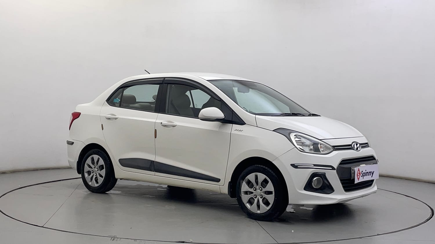 Used 2016 Hyundai Xcent S 1.2 Petrol Manual exterior RIGHT FRONT CORNER VIEW