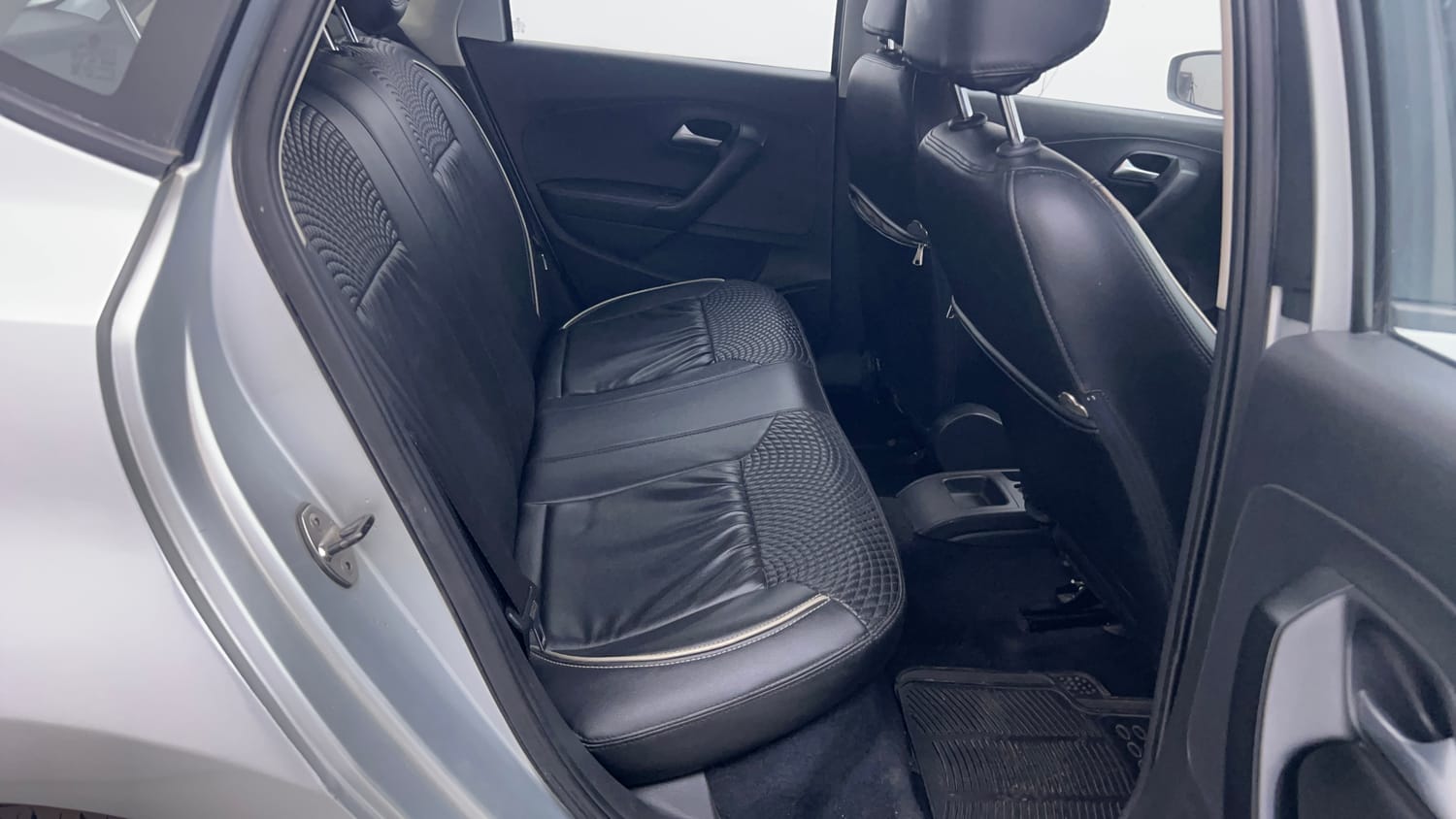 Used 2015 Volkswagen Polo Comfortline 1.2L (P) Petrol Manual interior RIGHT SIDE REAR DOOR CABIN VIEW