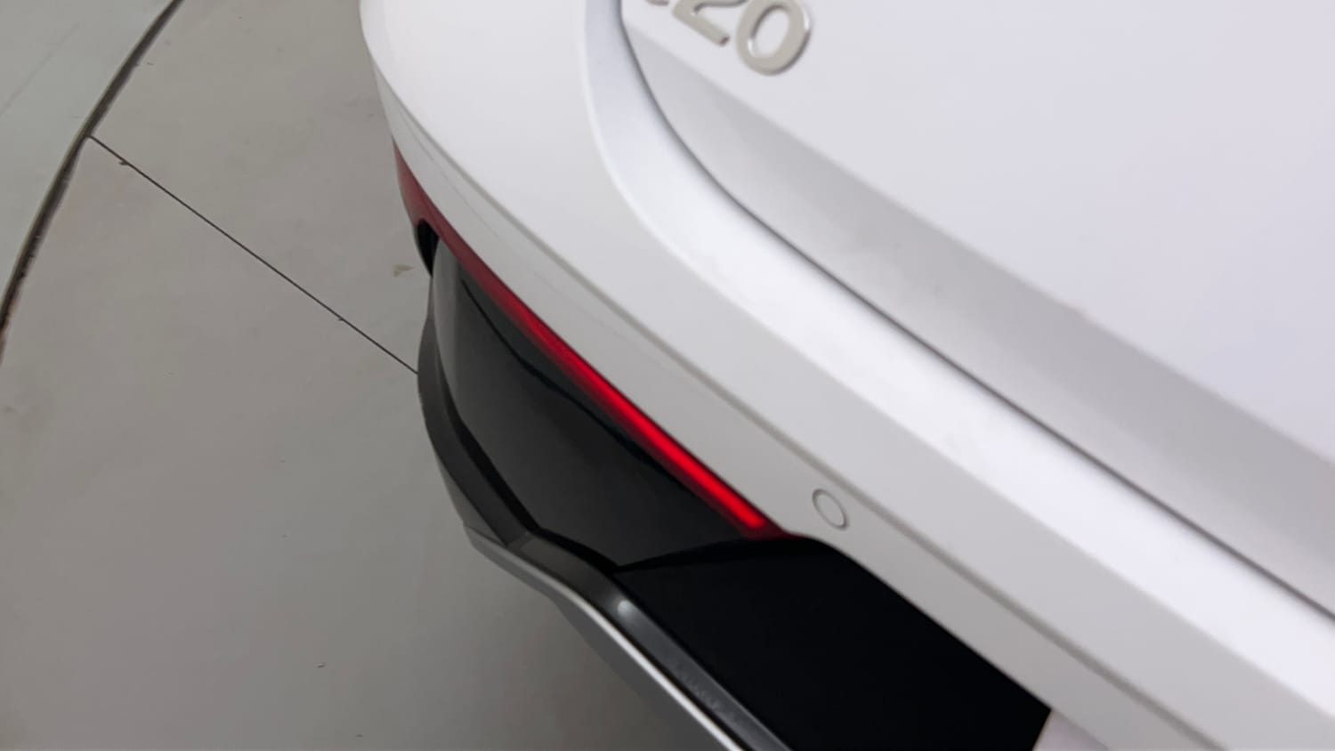 Used 2025 Hyundai New i20 Asta (O) 1.2 IVT Petrol Automatic dents MINOR SCRATCH