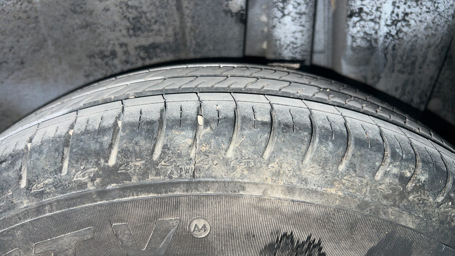 Used 2012 Maruti Suzuki Swift LXi Petrol Manual tyres LEFT REAR TYRE TREAD VIEW