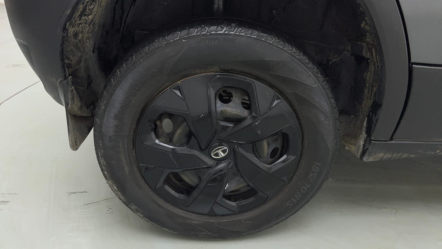 Used 2023 Tata Punch Adventure AMT Petrol Automatic tyres RIGHT REAR TYRE RIM VIEW