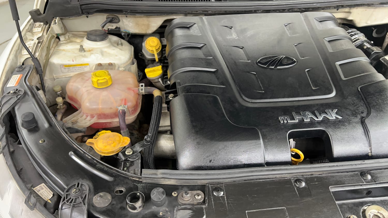 Used 2019 Mahindra XUV500 W9 Diesel Manual engine ENGINE RIGHT SIDE VIEW