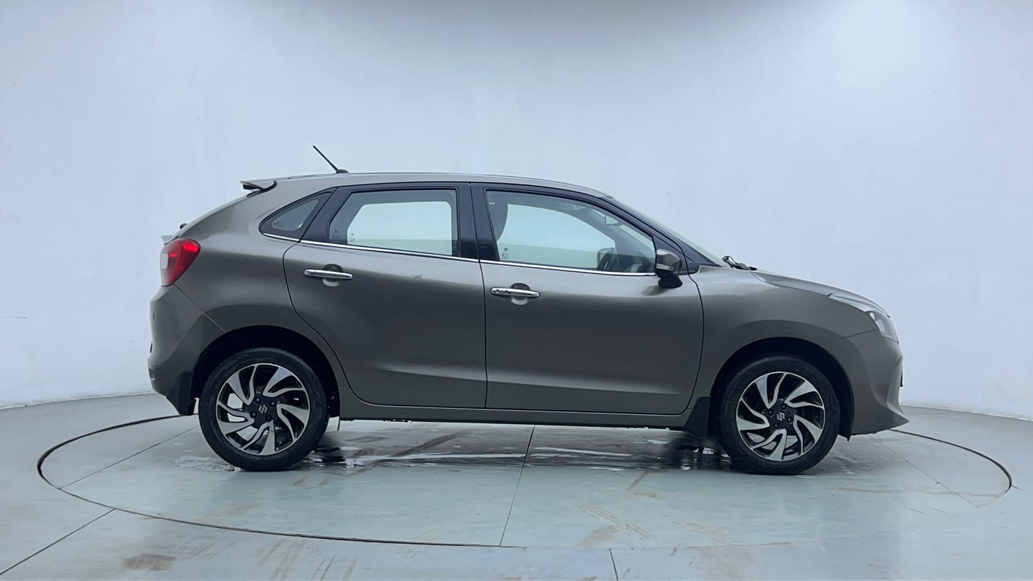 Used 2019 Maruti Suzuki Baleno Zeta 1.2 Petrol Manual exterior RIGHT SIDE VIEW