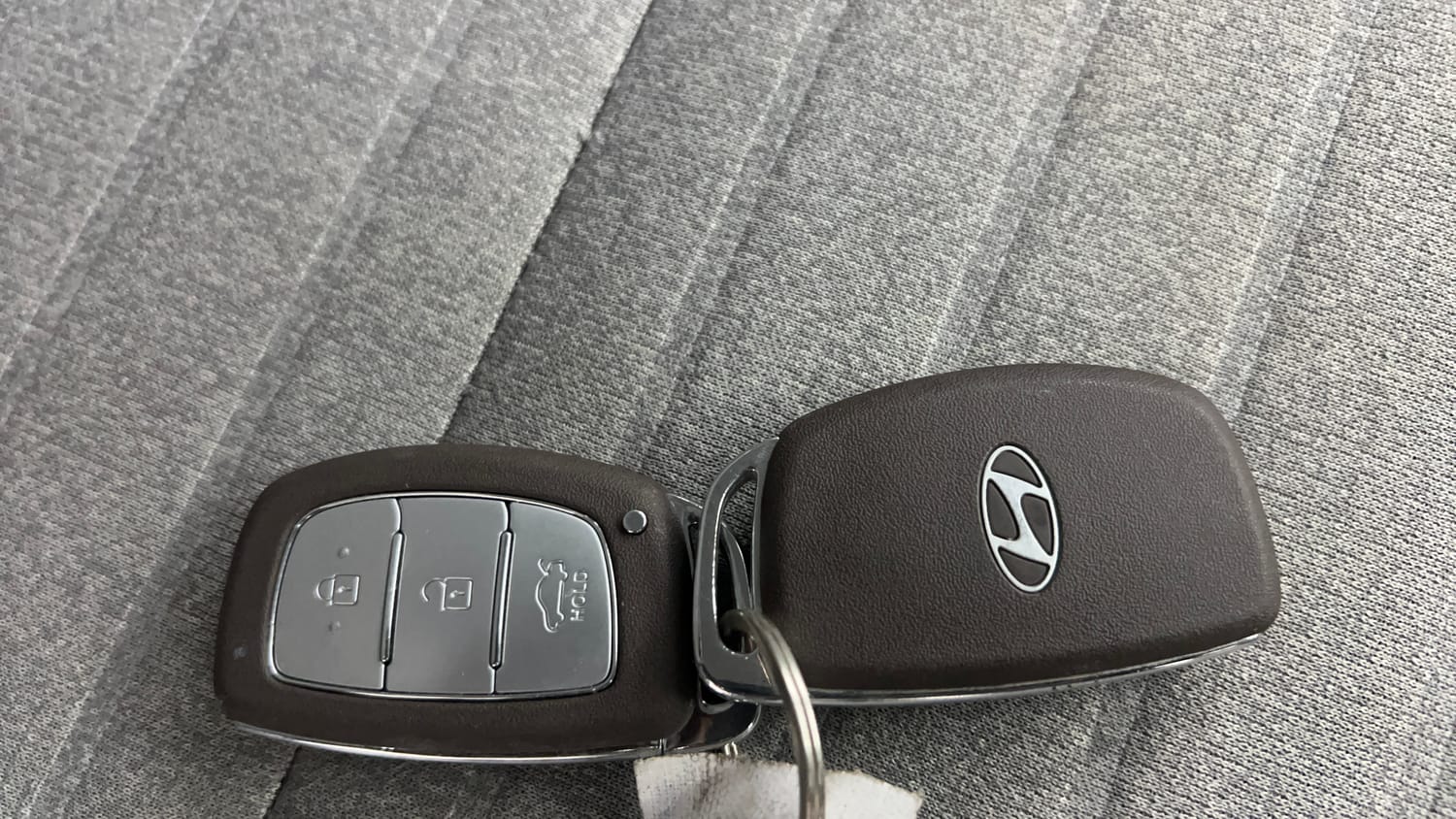 Used 2025 Hyundai Grand i10 Nios Asta 1.2 Kappa AMT Petrol Automatic extra CAR KEY VIEW