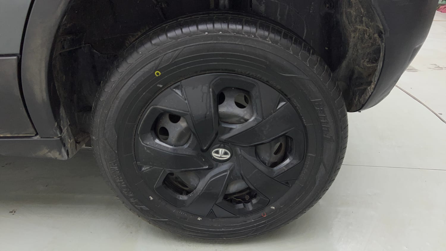 Used 2023 Tata Punch Adventure AMT Petrol Automatic tyres LEFT REAR TYRE RIM VIEW