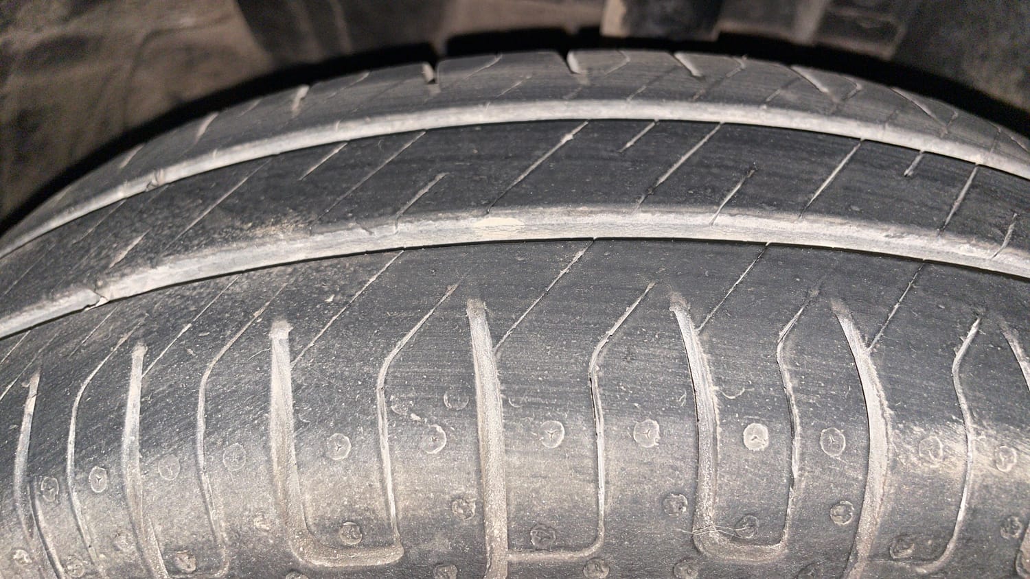 Used 2016 Renault Kwid RXT Petrol Manual tyres RIGHT FRONT TYRE TREAD VIEW