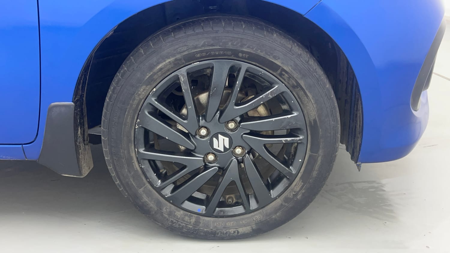 Used 2021 Maruti Suzuki Celerio ZXi Plus Petrol Manual tyres RIGHT FRONT TYRE RIM VIEW
