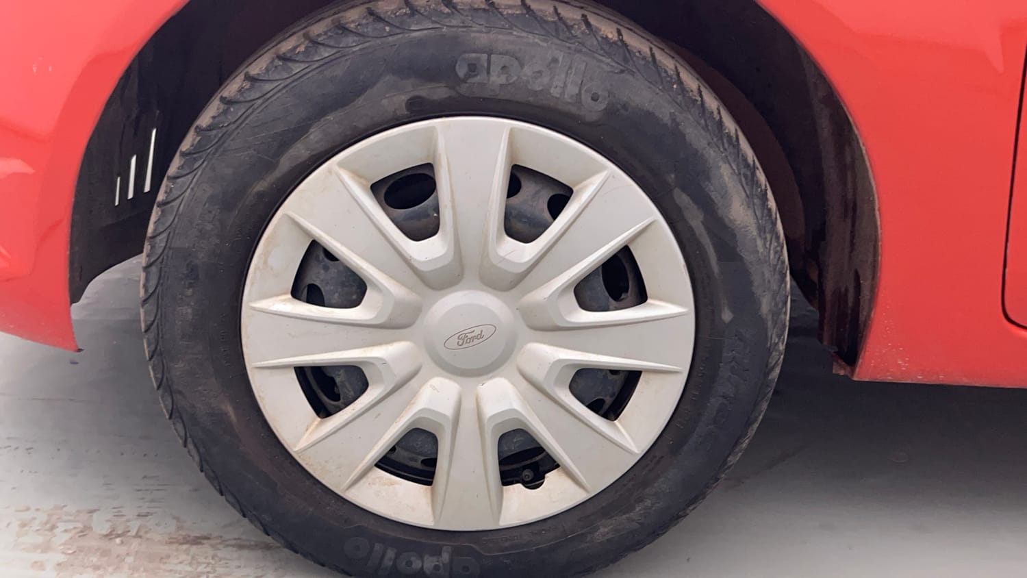 Used 2015 Ford Figo Duratec Petrol ZXI 1.2 Petrol Manual tyres LEFT FRONT TYRE RIM VIEW