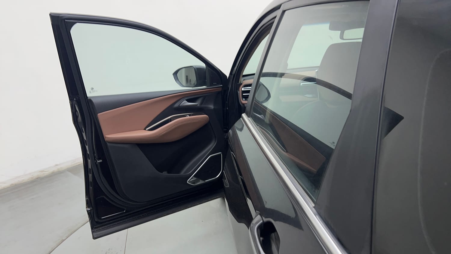 Used 2023 MG Motors Hector Plus Savvy Pro 1.5 Turbo Petrol CVT 6 STR Petrol Automatic interior LEFT FRONT DOOR OPEN VIEW