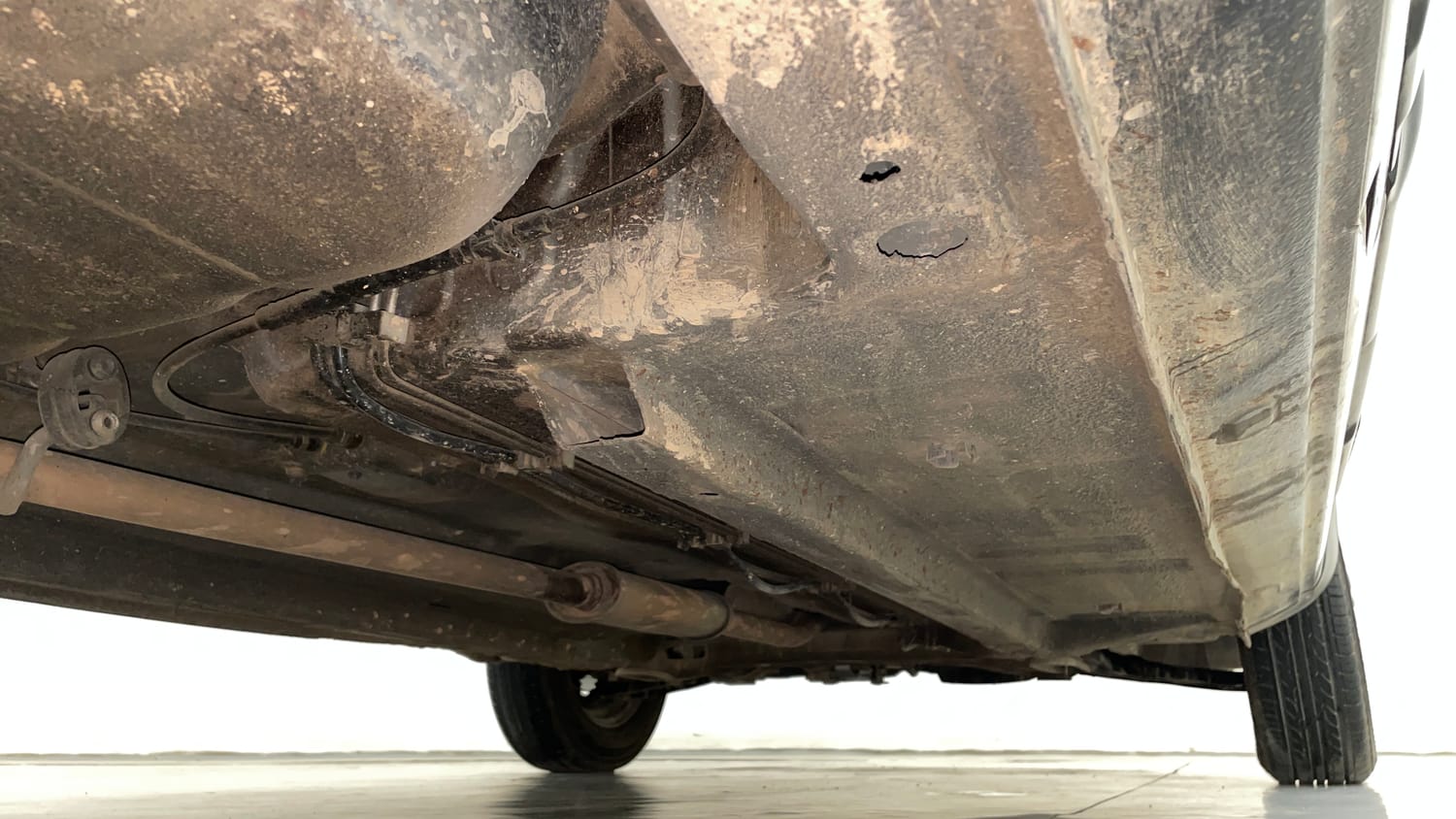Used 2016 Renault Kwid RXT Petrol Manual extra REAR RIGHT UNDERBODY VIEW