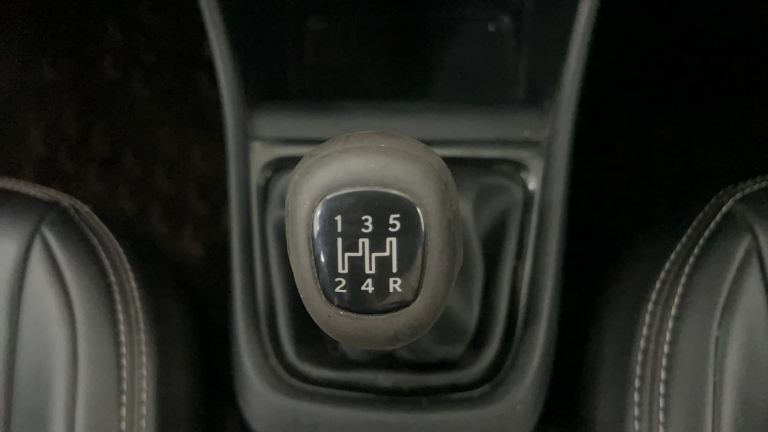 Used 2022 Tata Punch Adventure Rhythm Pack MT Petrol Manual interior GEAR  KNOB VIEW