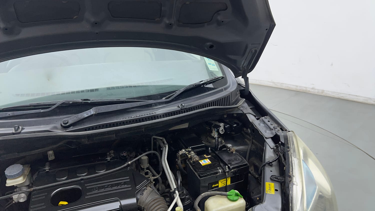 Used 2016 Maruti Suzuki Wagon R VXI Petrol Manual engine ENGINE LEFT SIDE HINGE & APRON VIEW