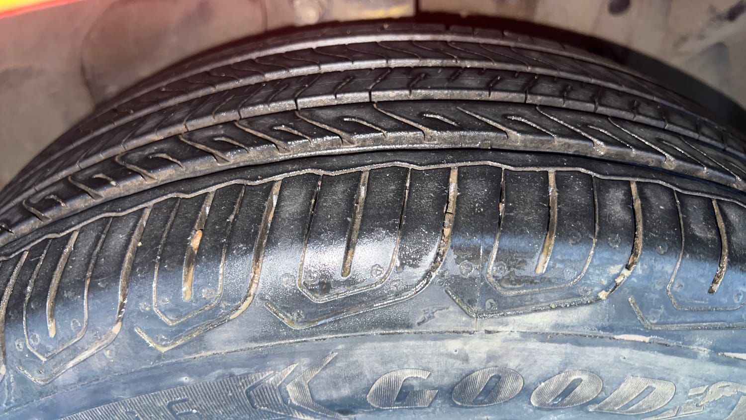 Used 2017 Ford EcoSport Titanium 1.5L Ti-VCT Petrol Manual tyres RIGHT FRONT TYRE TREAD VIEW