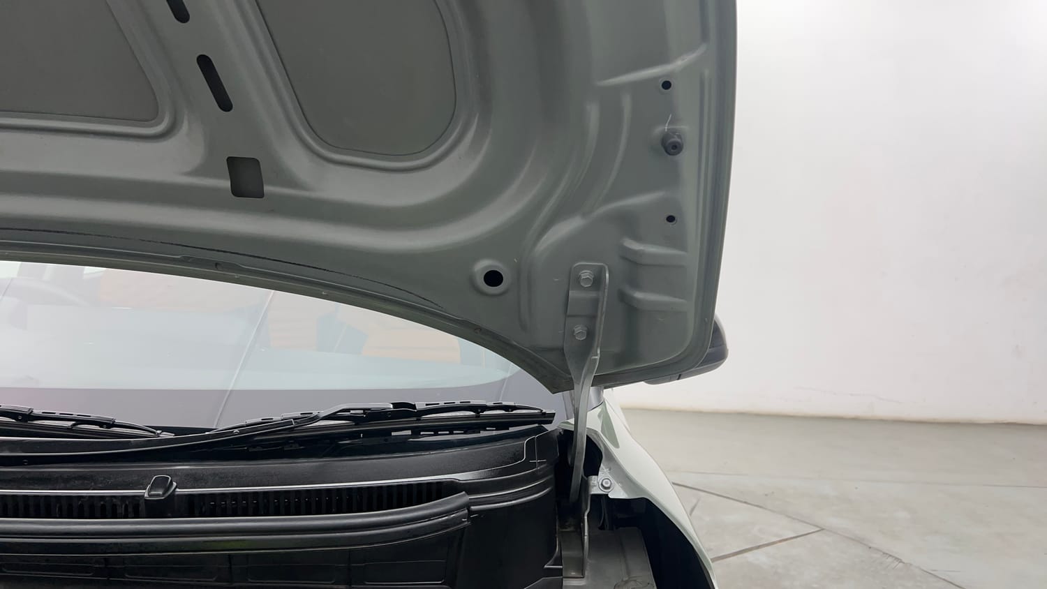 Used 2023 Hyundai Exter SX (O) Connect 1.2 MT Dual Tone Petrol Manual engine ENGINE LEFT SIDE HINGE & APRON VIEW