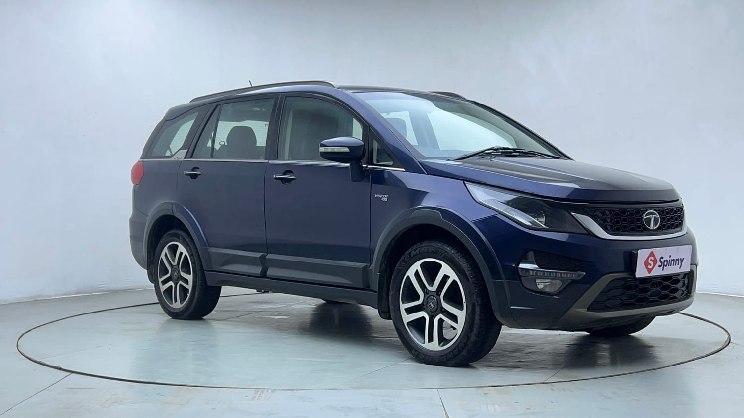 Used 2017 Tata Hexa XTA 4x2 7 STR Diesel Automatic exterior RIGHT FRONT CORNER VIEW
