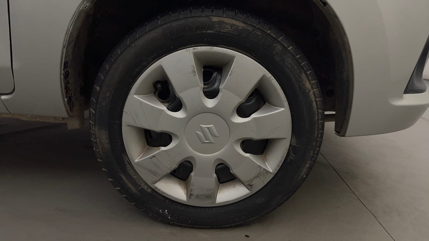 Used 2017 Maruti Suzuki Alto K10 VXi Petrol Manual tyres RIGHT FRONT TYRE RIM VIEW