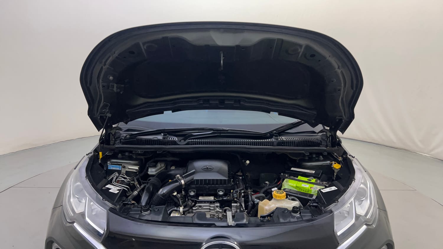 Used 2020 Tata Nexon XZ Plus (O) Dual Tone Petrol Manual engine ENGINE & BONNET OPEN FRONT VIEW