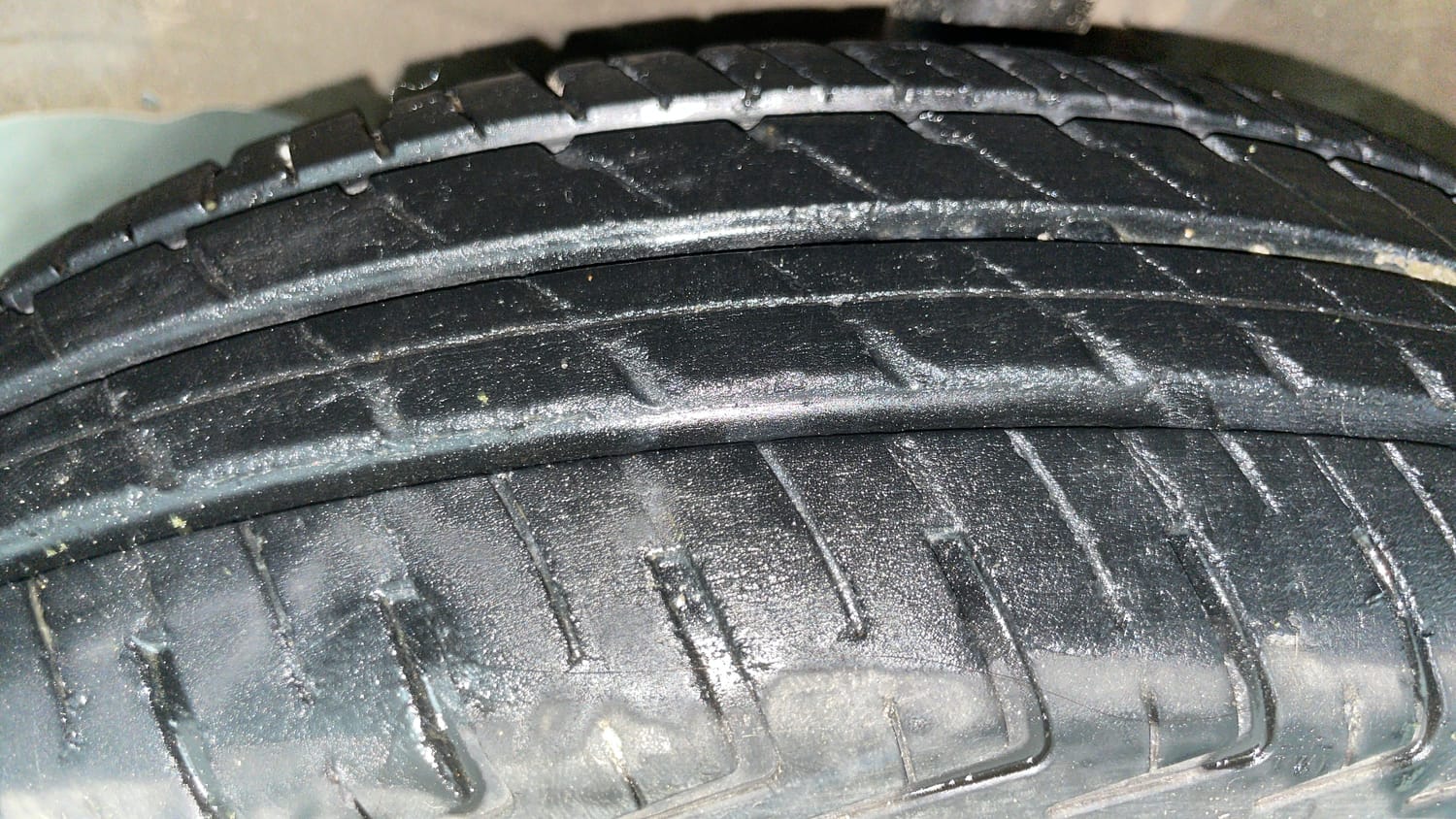 Used 2015 Maruti Suzuki Wagon R LXI Petrol Manual tyres LEFT FRONT TYRE TREAD VIEW