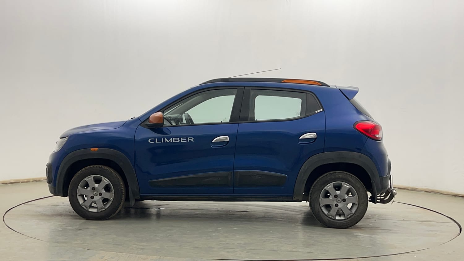 Used 2017 Renault Kwid CLIMBER 1.0 Petrol Manual exterior LEFT SIDE VIEW